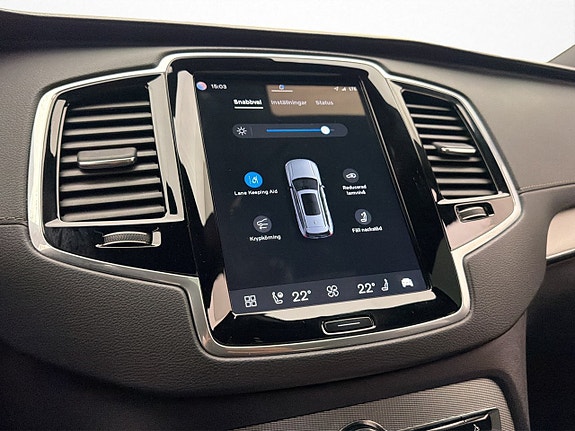 Volvo XC90 26 of 30