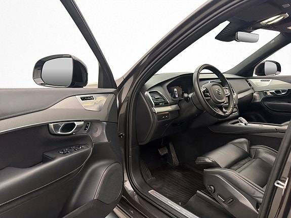 Volvo XC90 12 of 30