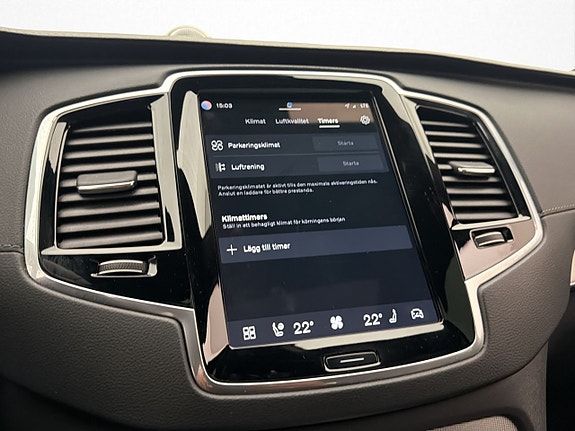 Volvo XC90 30 of 30
