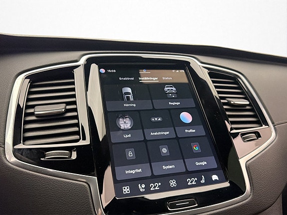 Volvo XC90 27 of 30