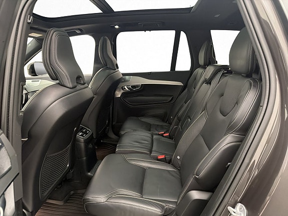Volvo XC90 19 of 30