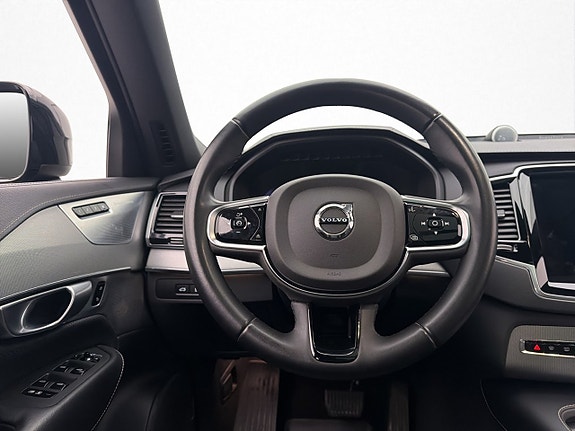 Volvo XC90 15 of 30