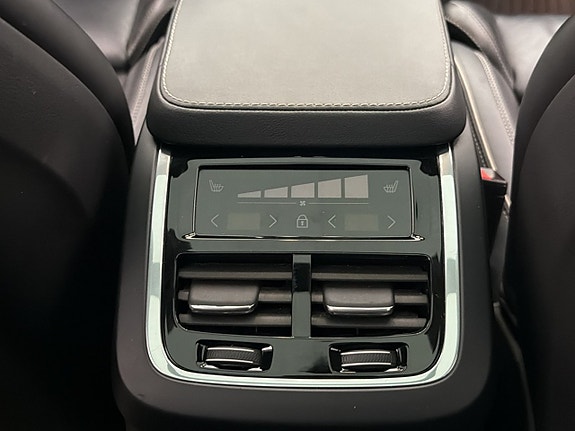 Volvo XC90 21 of 30