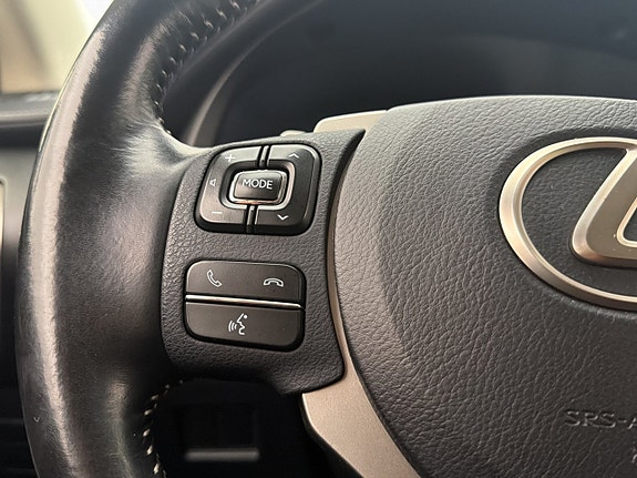 Lexus NX300h 19 of 30