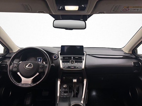 Lexus NX300h 13 of 30