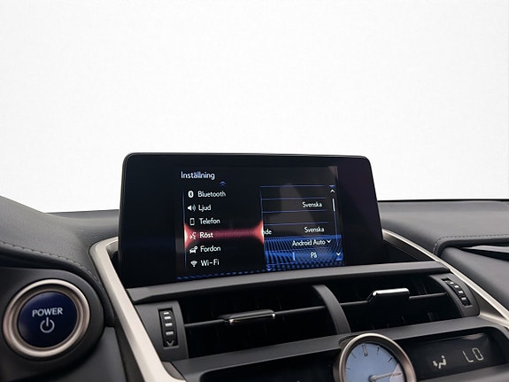 Lexus NX300h 22 of 30