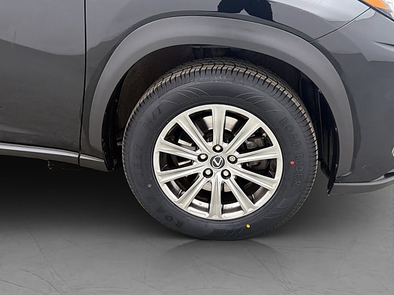 Lexus NX300h 30 of 30