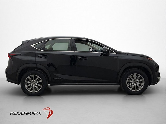 Lexus NX300h 9 of 30