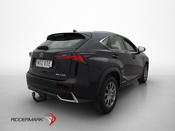 Lexus NX300h 8 of 30