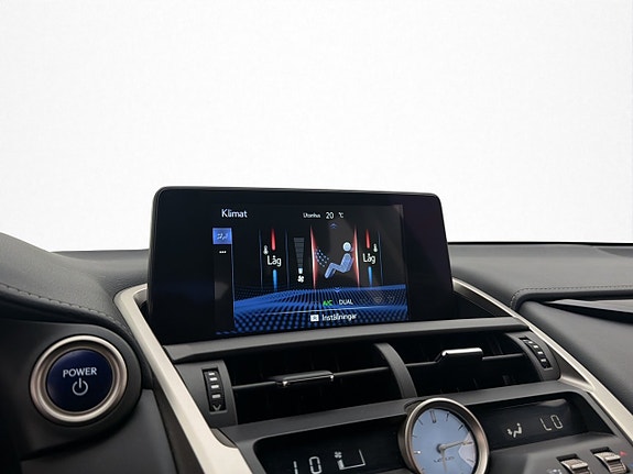 Lexus NX300h 21 of 30
