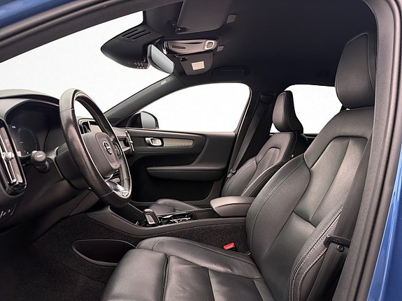 Volvo XC40 12 of 30