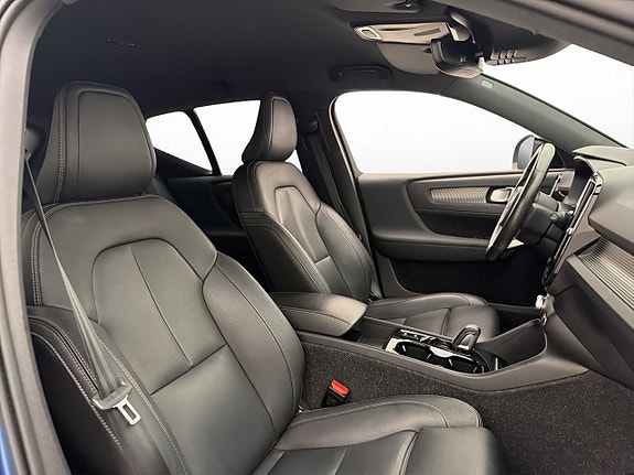 Volvo XC40 14 of 30