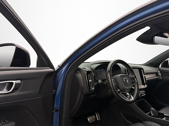 Volvo XC40 11 of 30