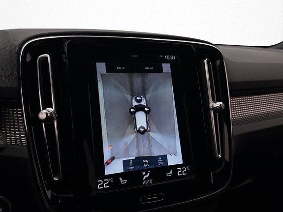 Volvo XC40 27 of 30