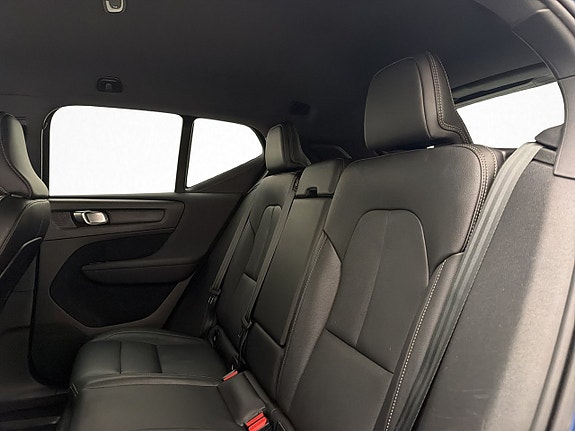 Volvo XC40 16 of 30