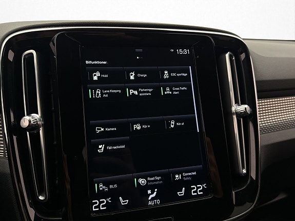 Volvo XC40 24 of 30