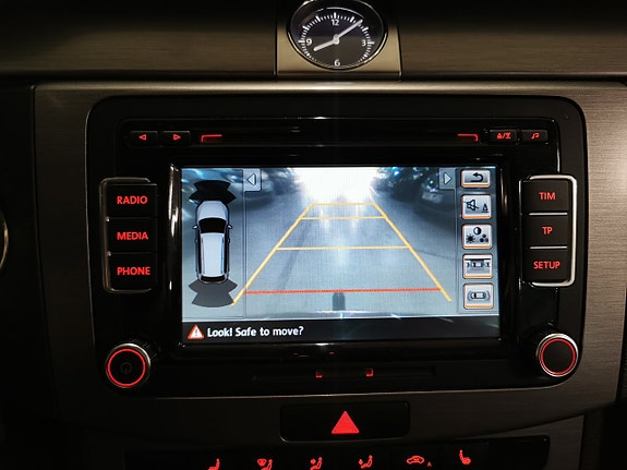 Volkswagen Passat 18 of 18
