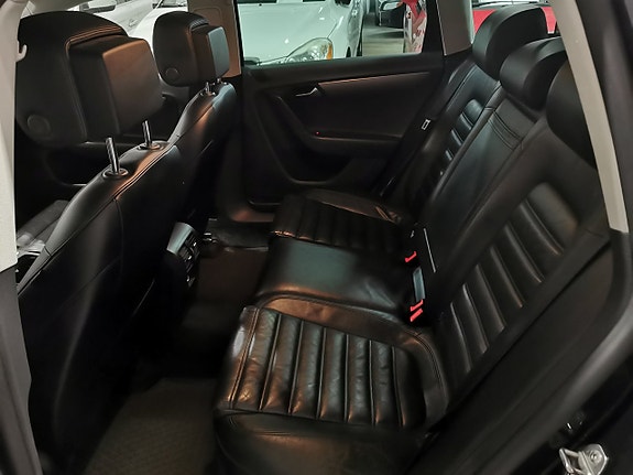Volkswagen Passat 11 of 18