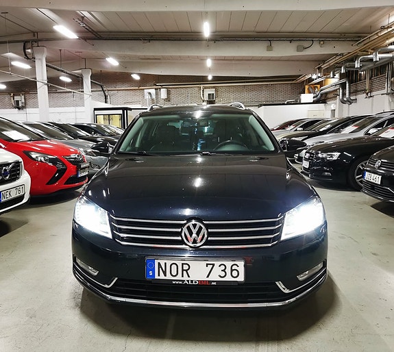 Volkswagen Passat 5 of 18