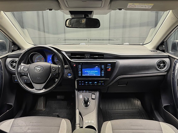 Toyota Auris 22 of 28