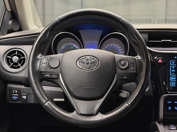 Toyota Auris 21 of 28