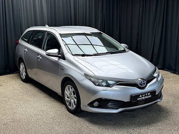Toyota Auris 9 of 28