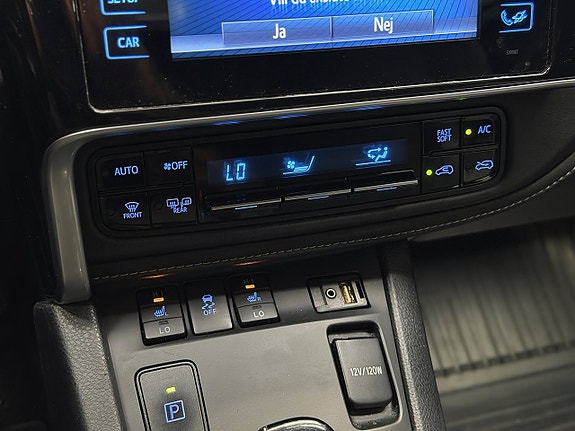 Toyota Auris 26 of 28