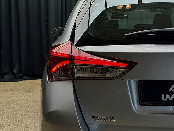 Toyota Auris 14 of 28
