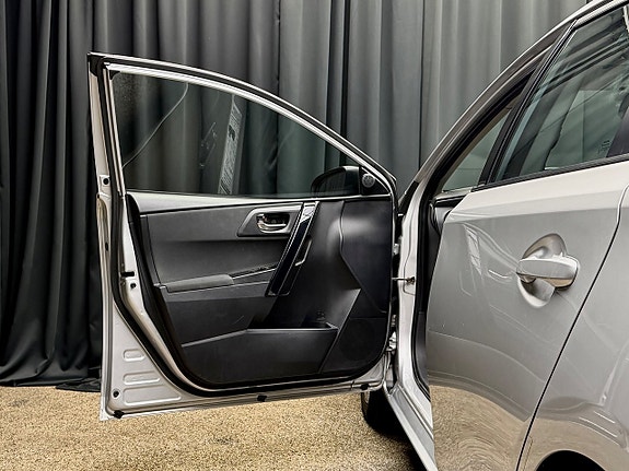 Toyota Auris 15 of 28