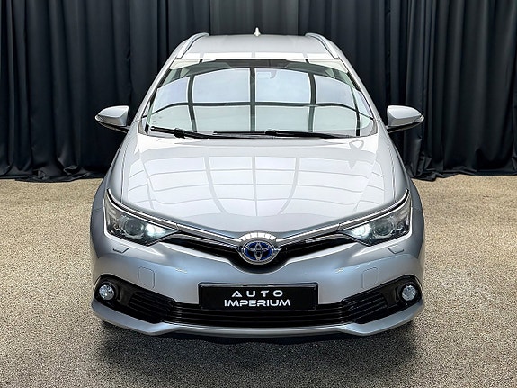Toyota Auris 3 of 28