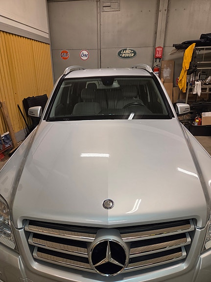 Mercedes-Benz GLK350 3 of 9