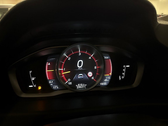 Volvo V70 16 of 23