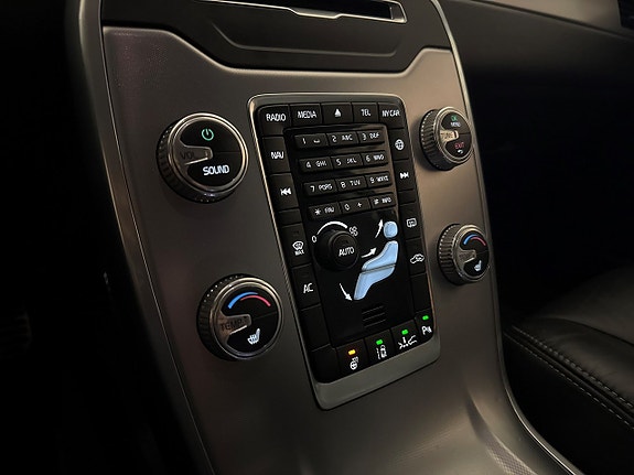 Volvo V70 15 of 23