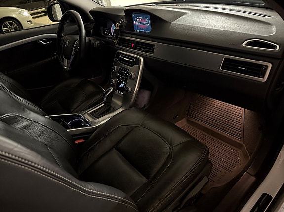 Volvo V70 9 of 23
