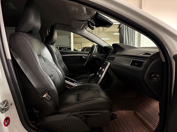 Volvo V70 6 of 23