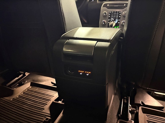 Volvo V70 10 of 23