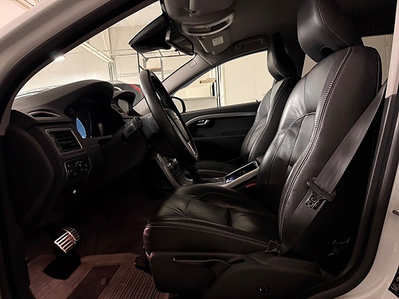 Volvo V70 5 of 23
