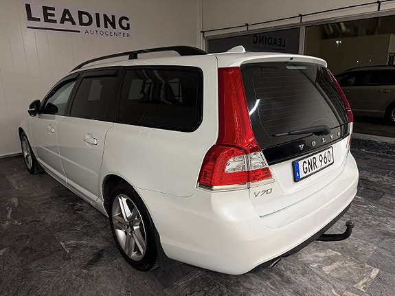 Volvo V70 2 of 23