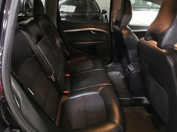 Volvo V70 11 of 17