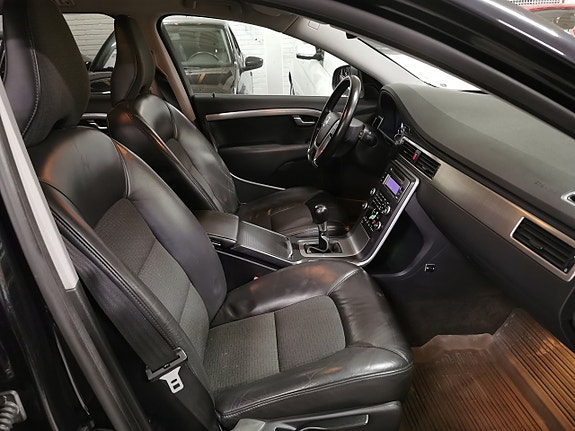 Volvo V70 10 of 17