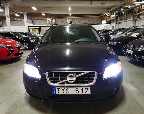 Volvo V70 5 of 17