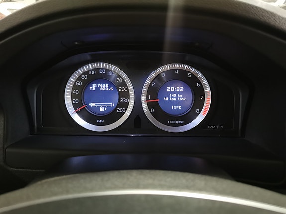 Volvo V70 13 of 17