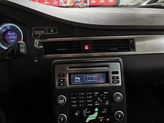 Volvo V70 16 of 17