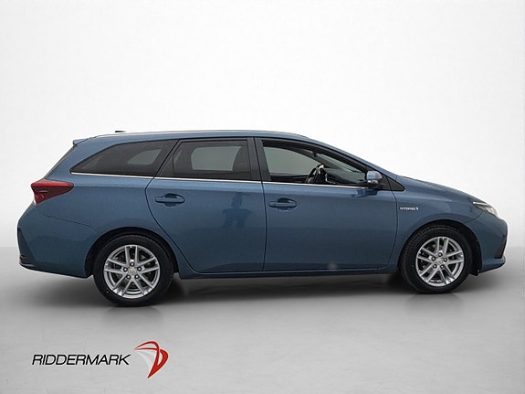 Toyota Auris 9 of 26