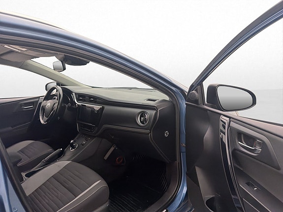 Toyota Auris 15 of 26