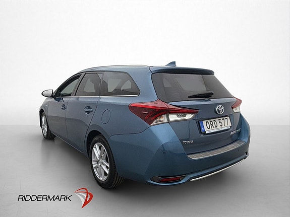 Toyota Auris 5 of 26
