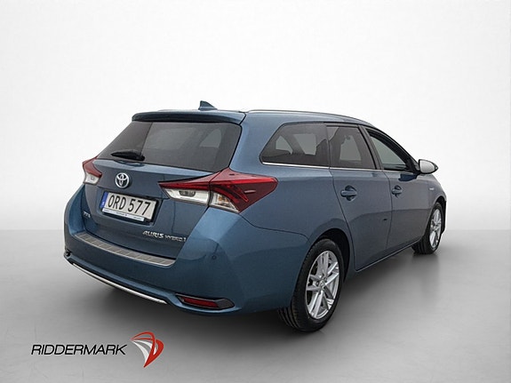 Toyota Auris 8 of 26