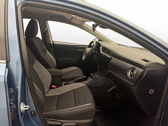 Toyota Auris 14 of 26