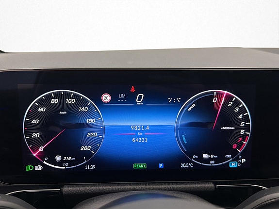 Mercedes-Benz GLA250 e 23 of 30