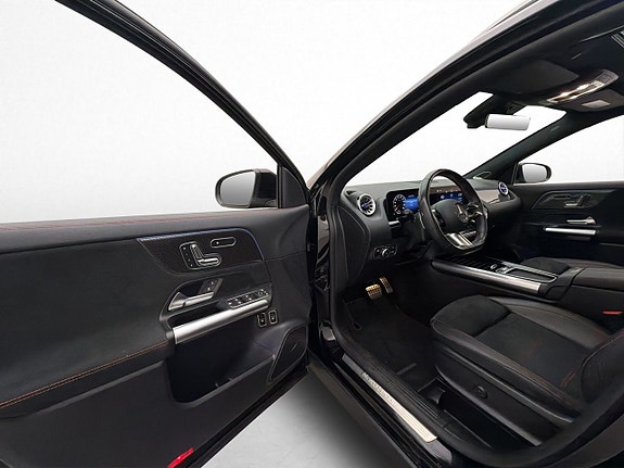 Mercedes-Benz GLA250 e 11 of 30